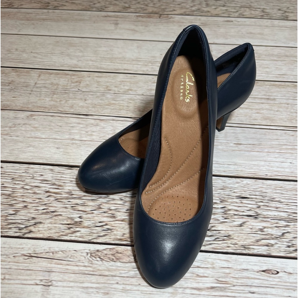 Clark’s Heavenly Heart Navy Pumps Leather Women’s 8.5M